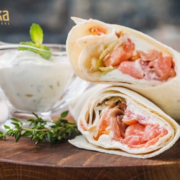 WRAP CU SOMON ȘI SOS TZATZIKI