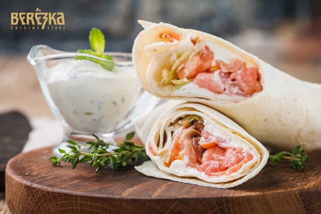 WRAP CU SOMON ȘI SOS TZATZIKI